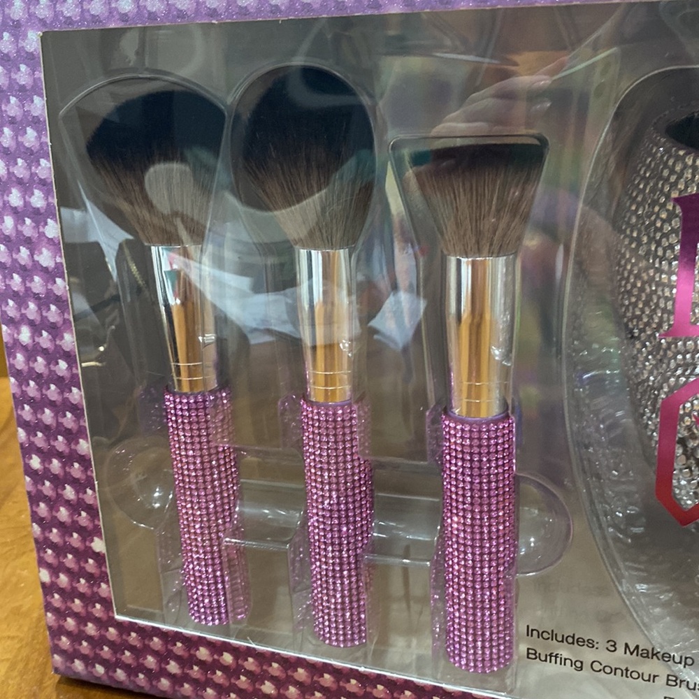 COPY - NWT. Essentials Collection, 13 piece makeup storage/brush set. - Picture 4 of 15